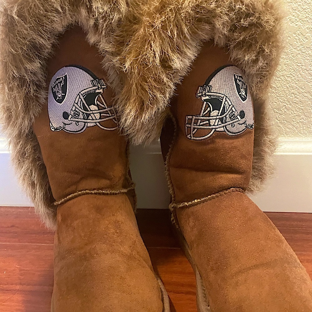 Raiders NFL fur boot